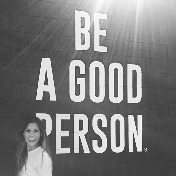 Meet your Posher, Lauren - Picture 1 of 1